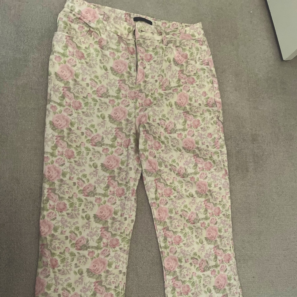 Flower Print Jeans🌷🌷